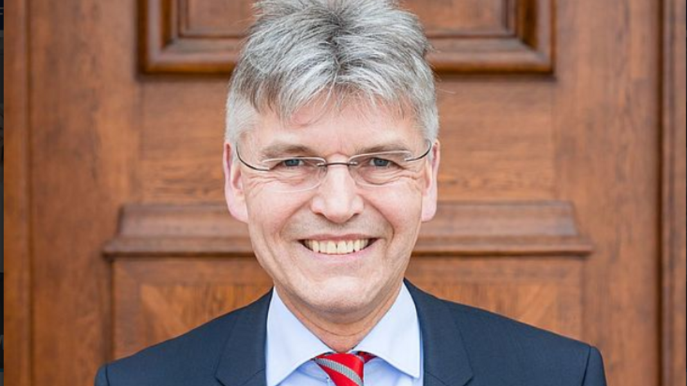 Foto (Felix Zeiffler): Beleuchtet am 10. Dezember an der Universität Paderborn den großen Cum-Ex-Steuerskandal: Prof. Dr. Christoph Spengel von der Universität Mannheim. Download (217 KB)